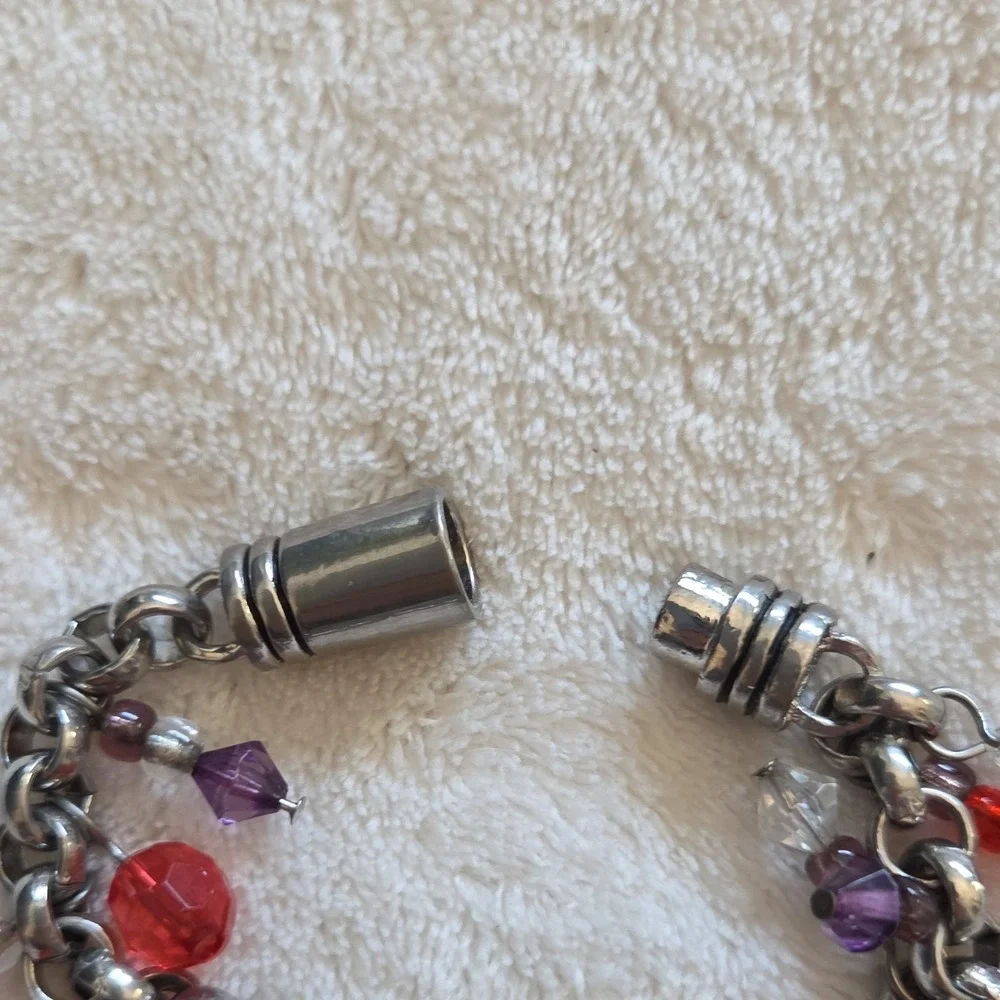 Red & Purple Beaded Charm Bracelet with Magnetic Clasp‎ & Hat Dangle Charms